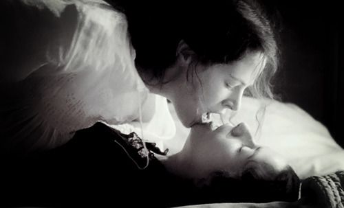 Why Lesbian Porn Is More Popular with Women (Even If They're Not Gay)
