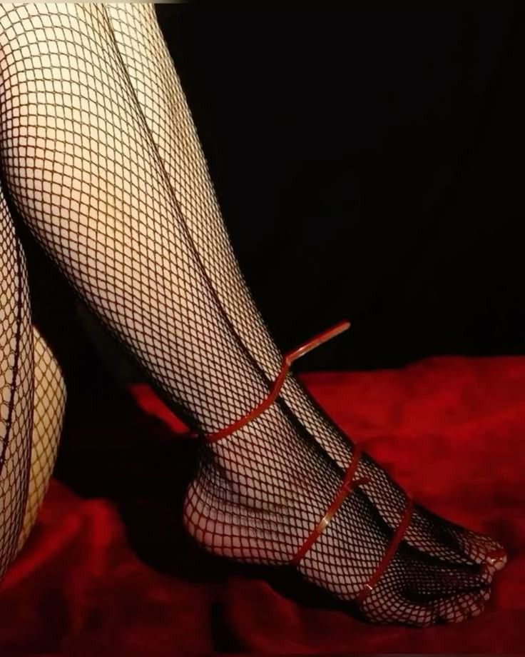 What Is Findom? Exploring the Fetish of Financial Domination featured image by ViveVibe